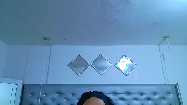 Snapshot of EileenBenzon chatting on April 29, 2026, 1:59 pm EileenBenzon online show from April 29, 2026, 1:59 pm
