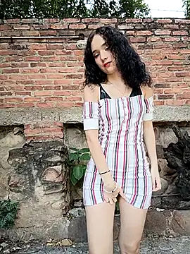 Snapshot of sweet_outdoor_charm chatting on January 8, 2026, 6:54 pm sweet outdoor charm online show from January 8, 2026, 6:54 pm