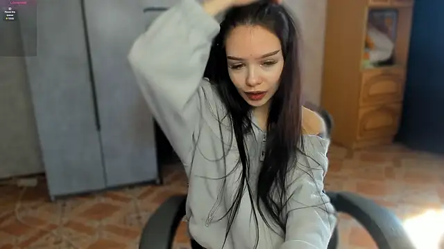 Snapshot of SweetyDeviliya chatting on April 17, 2026, 9:23 am SweetyDeviliya online show from April 17, 2026, 9:23 am