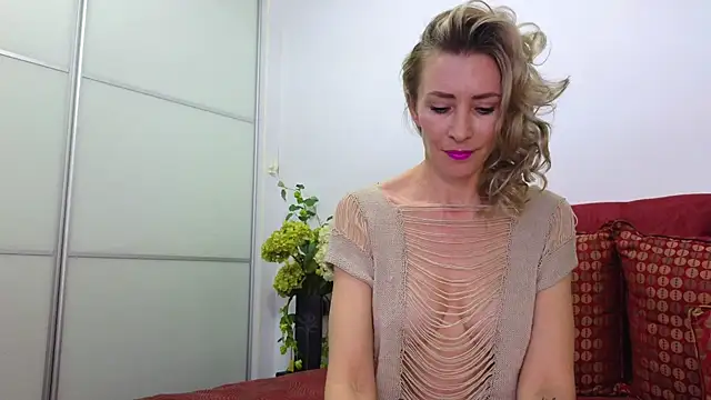  Maddalena  online show from April 9, 2026, 8:58 pm