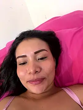 Snapshot of Rousse_blue chatting on December 7, 2024, 5:48 am Rousse blue online show from December 7, 2024, 5:48 am