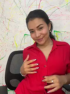 Snapshot of Rousse_blue chatting on February 5, 2025, 3:45 am Rousse blue online show from February 5, 2025, 3:45 am