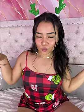 Snapshot of Rousse_blue chatting on December 17, 2025, 3:45 am Rousse blue online show from December 17, 2025, 3:45 am