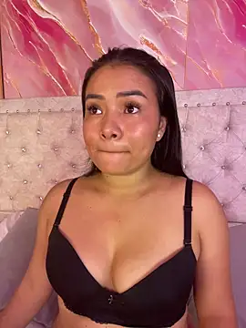 Snapshot of Rousse_blue chatting on February 12, 2026, 3:34 am Rousse blue online show from February 12, 2026, 3:34 am