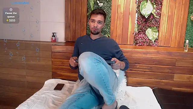 Edward max online show from February 3, 2025, 3:31 am