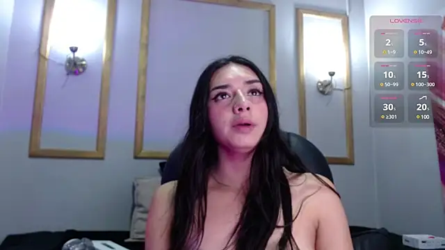 Snapshot of Kylie_golden chatting on February 28, 2025, 11:36 am Kylie golden online show from February 28, 2025, 11:36 am