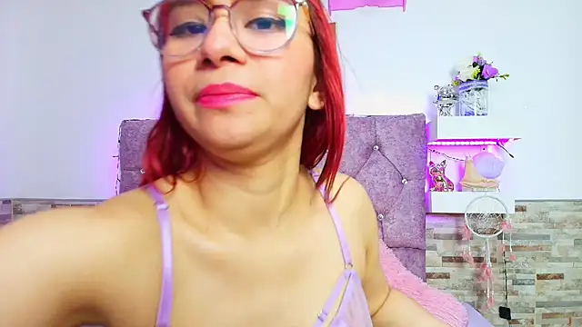 Snapshot of Melannytaylor chatting on February 19, 2025, 12:44 pm Melannytaylor online show from February 19, 2025, 12:44 pm