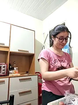 Snapshot of sobresalinaa chatting on February 25, 2026, 2:43 am sobresalinaa online show from February 25, 2026, 2:43 am