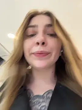 Snapshot of Sunny___Bunny chatting on March 26, 2026, 1:49 pm Sunny Bunny online show from March 26, 2026, 1:49 pm