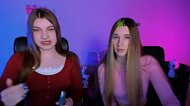 Snapshot of pure_radiance1 chatting on January 15, 2026, 10:09 am pure radiance1 online show from January 15, 2026, 10:09 am