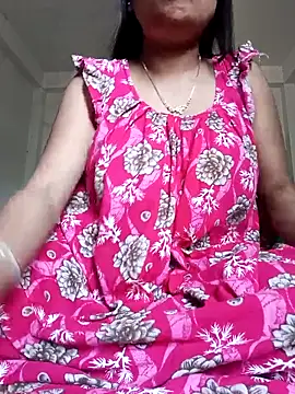 Snapshot of Priya_2222 chatting on January 15, 2026, 6:40 am Priya 2222 online show from January 15, 2026, 6:40 am