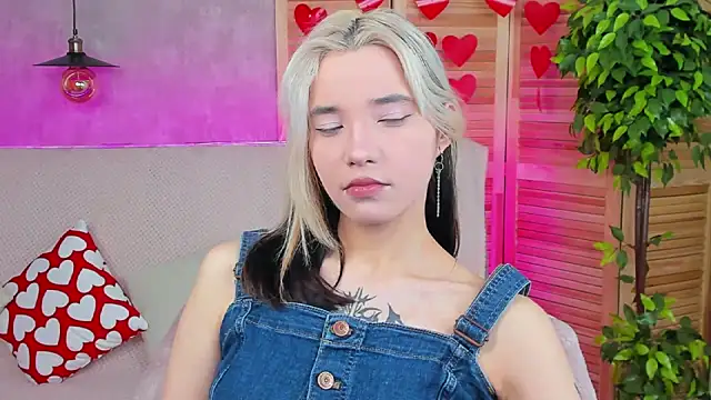 Snapshot of as1an_girlfriend chatting on February 25, 2025, 3:52 am as1an girlfriend online show from February 25, 2025, 3:52 am