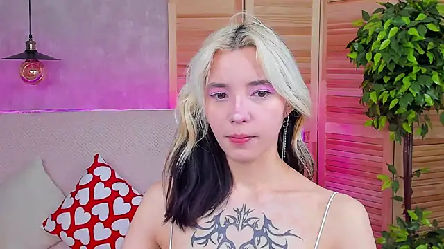 Snapshot of as1an_girlfriend chatting on March 11, 2025, 3:26 am as1an girlfriend online show from March 11, 2025, 3:26 am