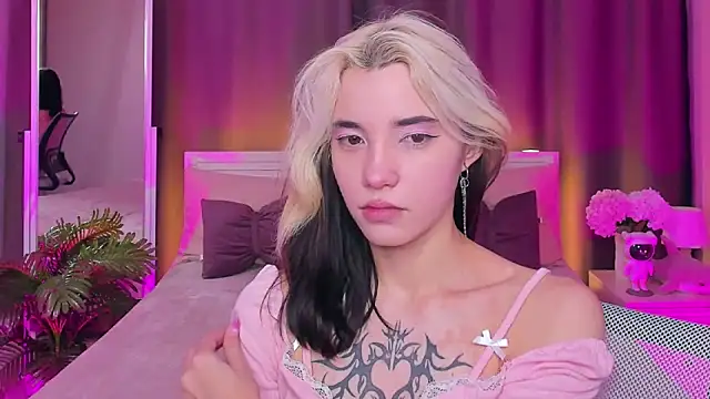 Snapshot of as1an_girlfriend chatting on March 13, 2025, 3:11 am as1an girlfriend online show from March 13, 2025, 3:11 am