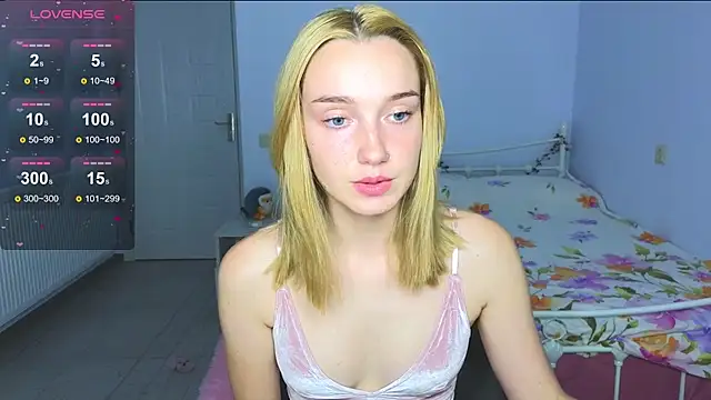 Wild Sophie  online show from October 15, 2025, 7:14 pm