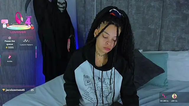 KatherineGomez online show from October 27, 2025, 9:35 am