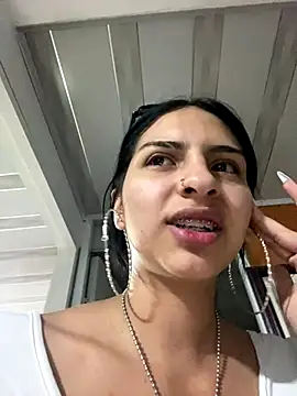 Hilary pinkk online show from October 8, 2025, 3:37 am