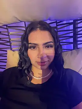 Hilary pinkk online show from February 11, 2026, 1:21 am