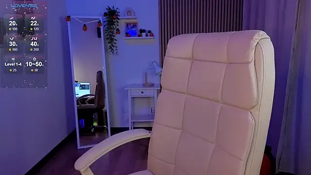 margeriTirell online show from November 6, 2025, 2:45 am