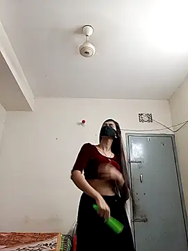 Snapshot of Tisha-01 chatting on October 15, 2025, 2:50 pm Tisha-01 online show from October 15, 2025, 2:50 pm