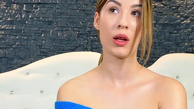 LaurynCopper online show from December 30, 2024, 9:48 am