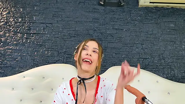 LaurynCopper online show from January 3, 2025, 9:58 am