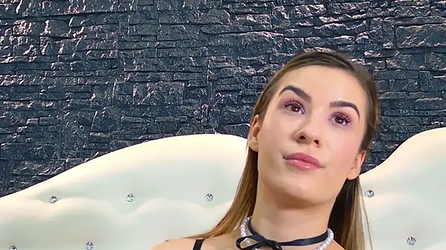 LaurynCopper online show from January 17, 2025, 6:47 am