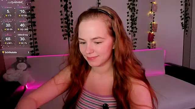 Snapshot of Fox_Lisa chatting on April 6, 2026, 8:10 pm Fox Lisa online show from April 6, 2026, 8:10 pm