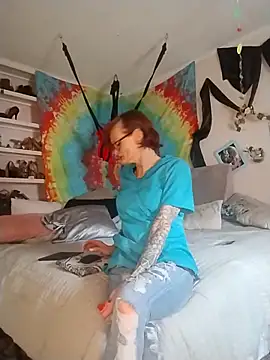 ivylee31 online show from April 7, 2026, 6:52 pm