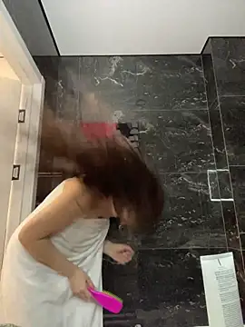 CurlyLara online show from November 10, 2025, 7:24 pm