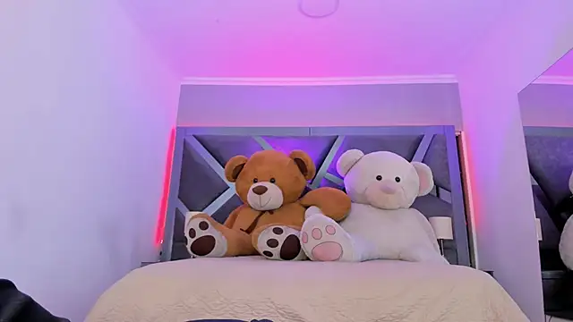 AmberiniHoffman online show from November 4, 2025, 11:31 am