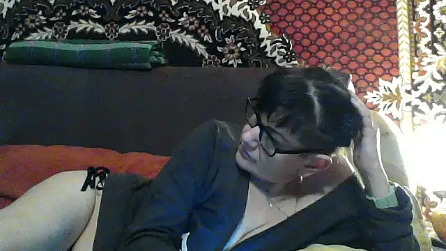 AlanaLaDream online show from November 12, 2025, 4:18 pm