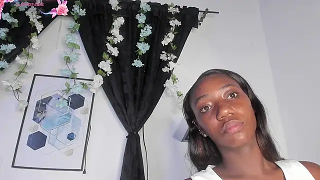 Khenta Michells online show from May 13, 2026, 11:29 am