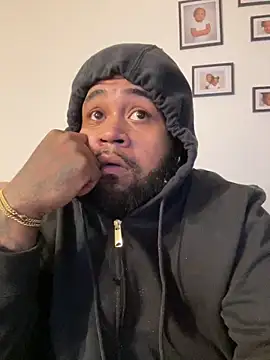 Snapshot of Pap1_Champo chatting on December 11, 2024, 8:15 am Pap1 Champo online show from December 11, 2024, 8:15 am