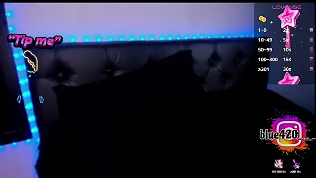 Skyler  blue4 online show from December 4, 2024, 5:33 pm