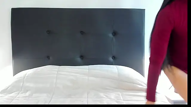 Skyler  blue4 online show from January 11, 2025, 12:40 pm