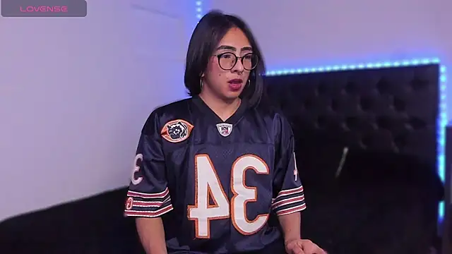 Skyler  blue4 online show from March 3, 2025, 4:47 am