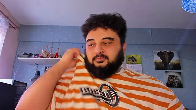 Snapshot of teddy_alan chatting on February 6, 2025, 9:53 am teddy alan online show from February 6, 2025, 9:53 am