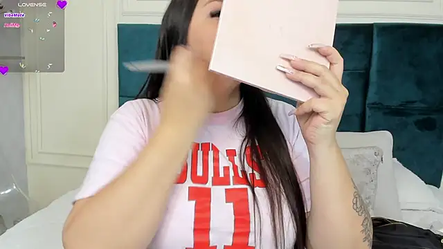 Snapshot of Charlotte_Mayer chatting on January 16, 2025, 11:37 am Charlotte Mayer online show from January 16, 2025, 11:37 am