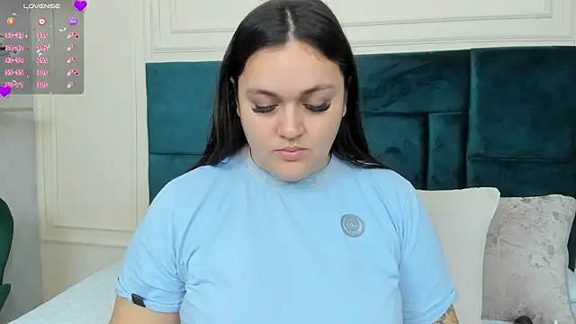 Snapshot of Charlotte_Mayer chatting on January 27, 2025, 12:05 pm Charlotte Mayer online show from January 27, 2025, 12:05 pm