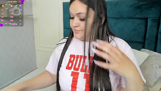 Snapshot of Charlotte_Mayer chatting on February 3, 2025, 11:31 am Charlotte Mayer online show from February 3, 2025, 11:31 am