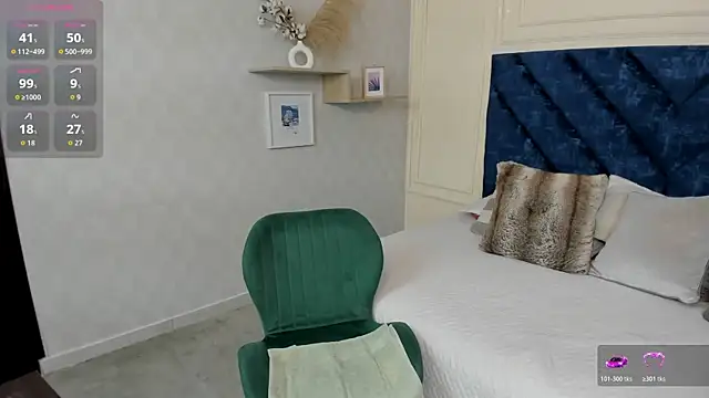 Snapshot of Charlotte_Mayer chatting on October 17, 2025, 11:24 am Charlotte Mayer online show from October 17, 2025, 11:24 am