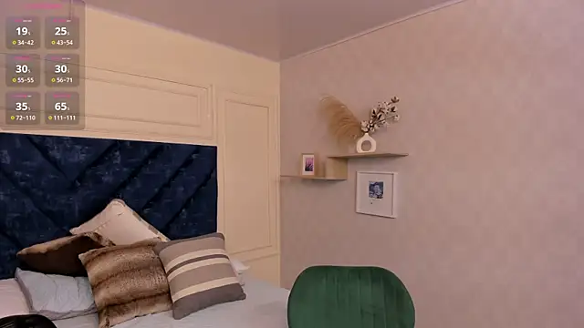 Snapshot of Charlotte_Mayer chatting on October 24, 2025, 11:28 am Charlotte Mayer online show from October 24, 2025, 11:28 am