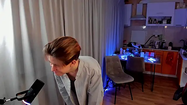 Snapshot of AndrewwCarter2 chatting on March 7, 2025, 7:49 pm AndrewwCarter2 online show from March 7, 2025, 7:49 pm