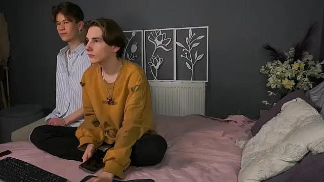 Snapshot of AndrewwCarter2 chatting on January 9, 2026, 7:37 pm AndrewwCarter2 online show from January 9, 2026, 7:37 pm