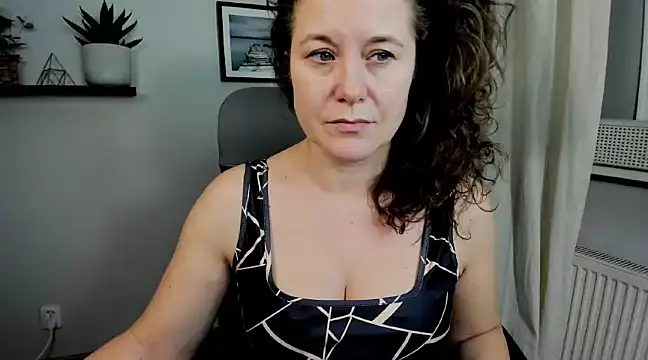 Snapshot of OLIVIA_lux chatting on December 12, 2024, 3:48 pm OLIVIA lux online show from December 12, 2024, 3:48 pm