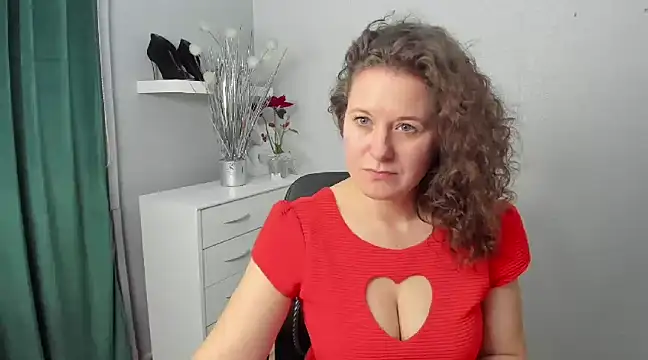 Snapshot of OLIVIA_lux chatting on December 18, 2024, 6:57 pm OLIVIA lux online show from December 18, 2024, 6:57 pm