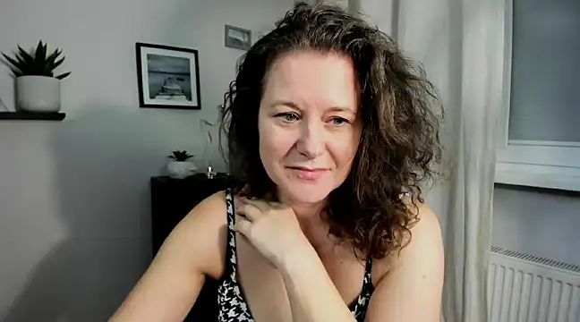 Snapshot of OLIVIA_lux chatting on December 21, 2024, 5:40 pm OLIVIA lux online show from December 21, 2024, 5:40 pm