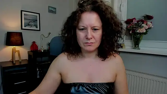 Snapshot of OLIVIA_lux chatting on February 26, 2025, 5:17 pm OLIVIA lux online show from February 26, 2025, 5:17 pm