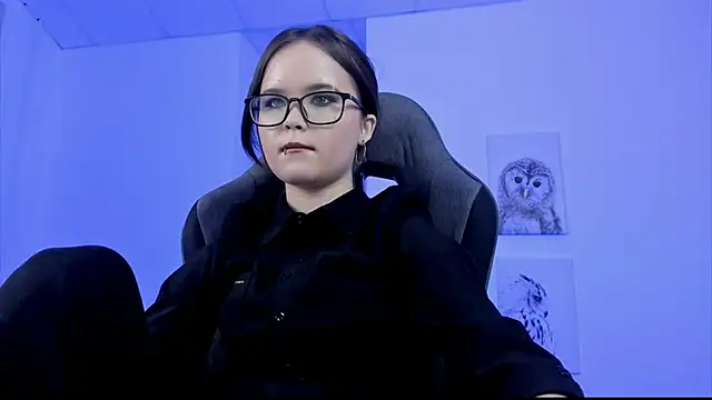 Snapshot of Elainebeness chatting on January 14, 2025, 7:53 pm Elainebeness online show from January 14, 2025, 7:53 pm